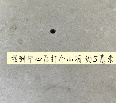 尚义瓷砖空鼓维修公司专业解答在瓷砖铺贴过程中，如果砂料搅拌不均匀，将会带来以下问题